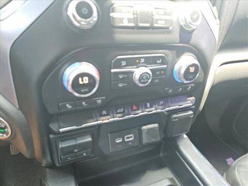 Used 2020 GMC Sierra 1500 SLT RWD image 18