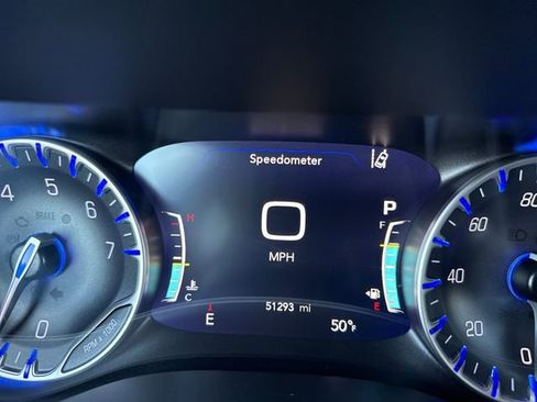 Used 2023 Chrysler Pacifica Touring-L FWD image 32