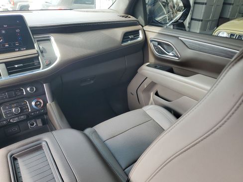 Used 2021 GMC Yukon SLT w/ SLT Premium Package image 14