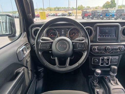 Used 2021 Jeep Gladiator Sport image 15