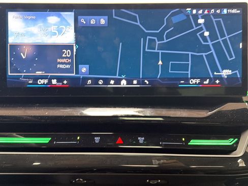 Used 2024 BMW 530i xDrive 530i xDrive w/ Premium Package image 19