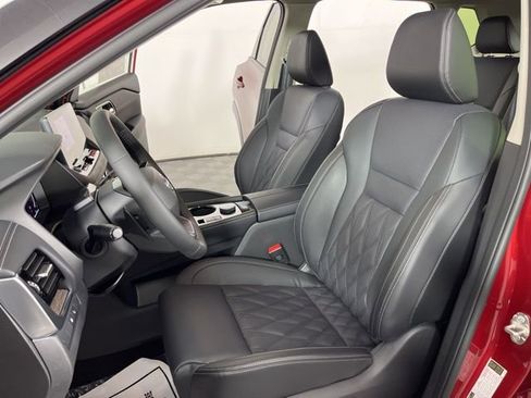 New 2026 Nissan Rogue Platinum image 18