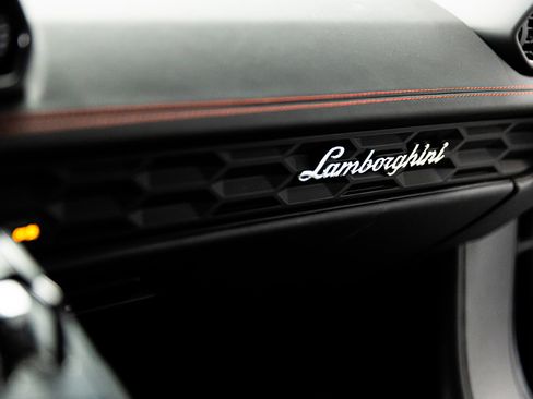 Used 2018 Lamborghini Huracan LP 580-2 image 32