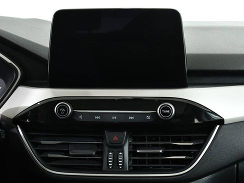 Used 2022 Ford Escape SE w/ SE Sport Appearance Package image 9