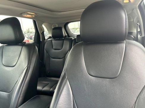 Used 2017 Ford Edge Titanium w/ Equipment Group 301A AWD/4WD image 4
