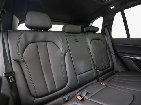 Certified 2022 BMW X5 xDrive40i w/ Parking Assistance Package image 28