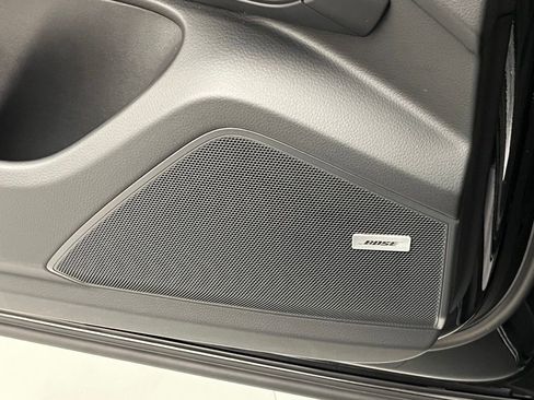 Used 2025 Porsche Cayenne image 17