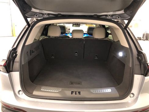 Used 2024 Lincoln Nautilus Premier w/ Equipment Group 102A image 8