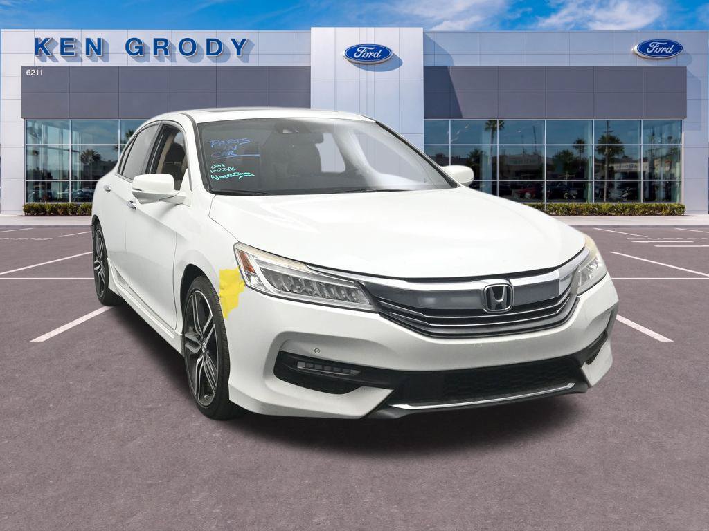 Used 2016 Honda Accord Touring image 3