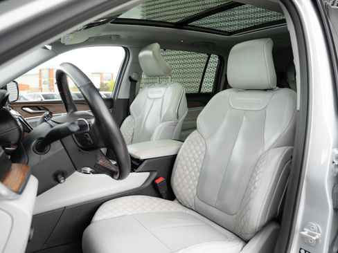 Used 2021 Jeep Grand Cherokee L Summit w/ Luxury Tech Group V AWD/4WD image 24