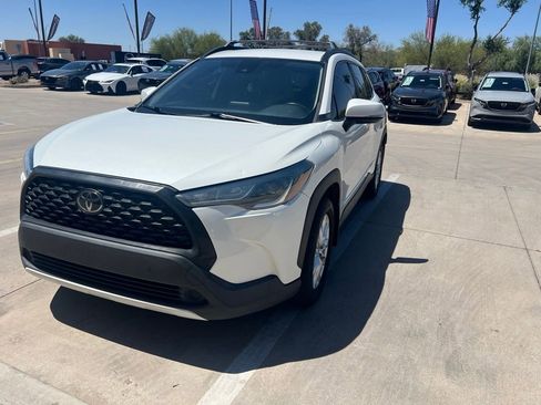 Used 2022 Toyota Corolla Cross LE AWD/4WD image 1