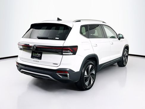 Used 2025 Volkswagen Taos SE AWD/4WD image 9