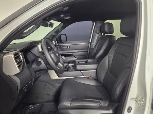 Used 2025 Toyota Tundra Limited AWD/4WD image 8