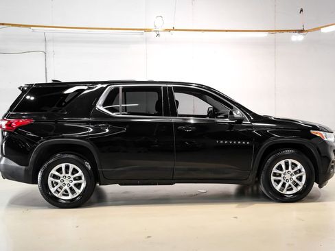 Used 2021 Chevrolet Traverse LS w/ LPO, Black Accent Package image 7