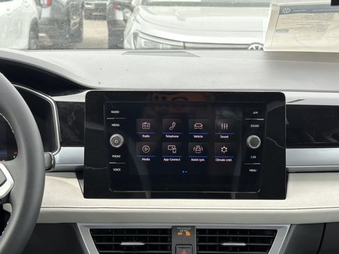 New 2026 Volkswagen Taos SE AWD/4WD image 18
