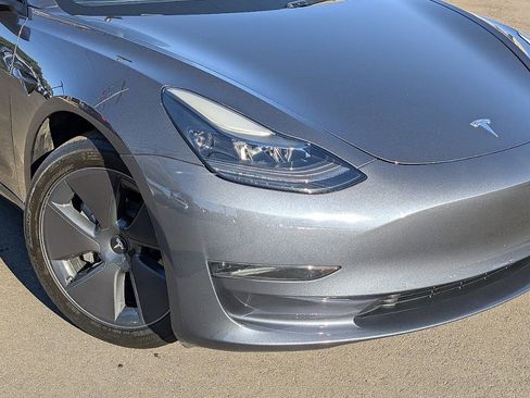 Used 2023 Tesla Model 3 Standard Range image 4