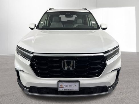 Certified 2025 Honda Pilot Touring image 28