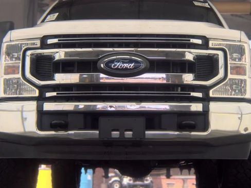 Used 2022 Ford F350 XL w/ STX Appearance Package RWD image 3