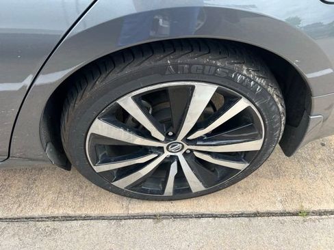 Used 2019 Nissan Altima 2.5 SR w/ SR Premium Package image 9