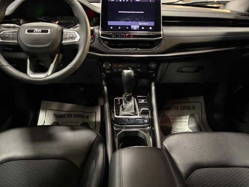 Used 2025 Jeep Compass Latitude w/ Altitude Special Edition image 11