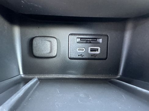 Used 2022 GMC Acadia Denali w/ Denali Technology Package FWD image 29