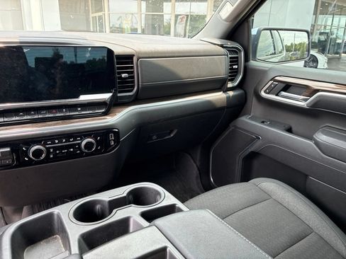 Used 2025 Chevrolet Silverado 1500 LT RWD image 14
