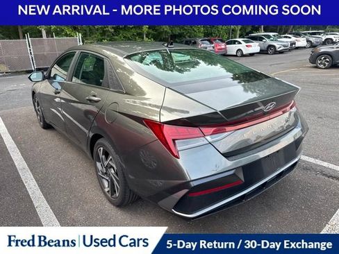 Certified 2024 Hyundai Elantra SEL w/ Convenience Package FWD image 4