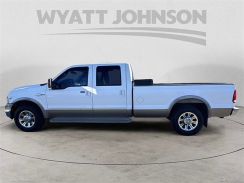 Used 2005 Ford F350 Lariat image 2