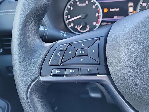 Used 2025 Nissan Sentra SV image 20