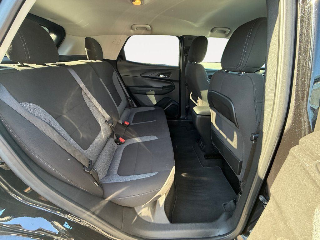 Used 2022 Chevrolet TrailBlazer LT w/ Convenience Package FWD image 24