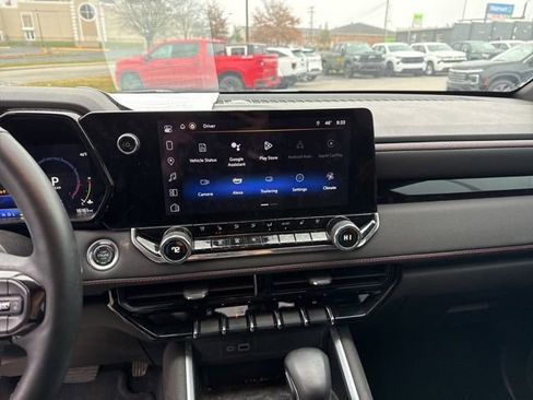 Used 2024 Chevrolet Colorado Z71 w/ Z71 Convenience Package 2 image 26