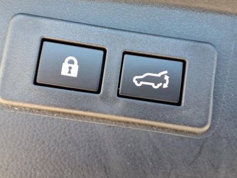 Certified 2025 Subaru Outback Touring w/ Popular Package #2 AWD/4WD image 8