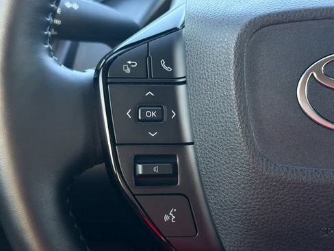 Used 2025 Toyota Prius XLE FWD image 25