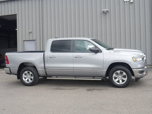 Used 2024 RAM 1500 Laramie AWD/4WD image 9