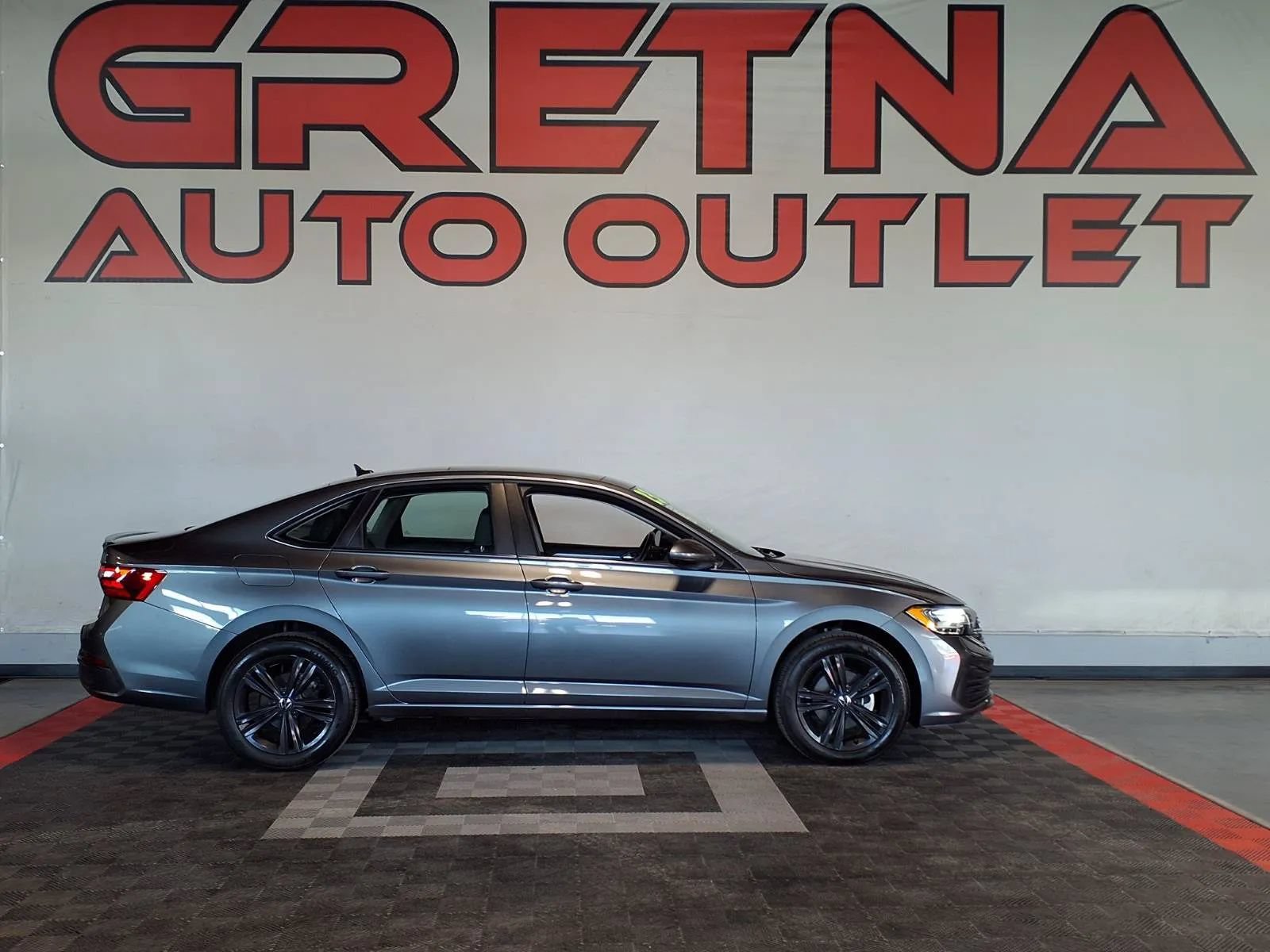 Used 2023 Volkswagen Jetta SE w/ Panoramic Sunroof Package FWD image 1