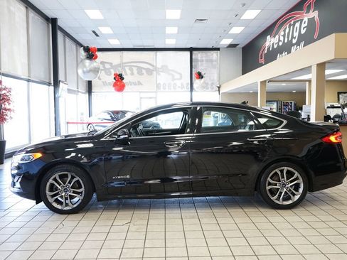 Used 2019 Ford Fusion Titanium image 4