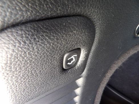 Used 2019 Jeep Grand Cherokee Altitude image 31