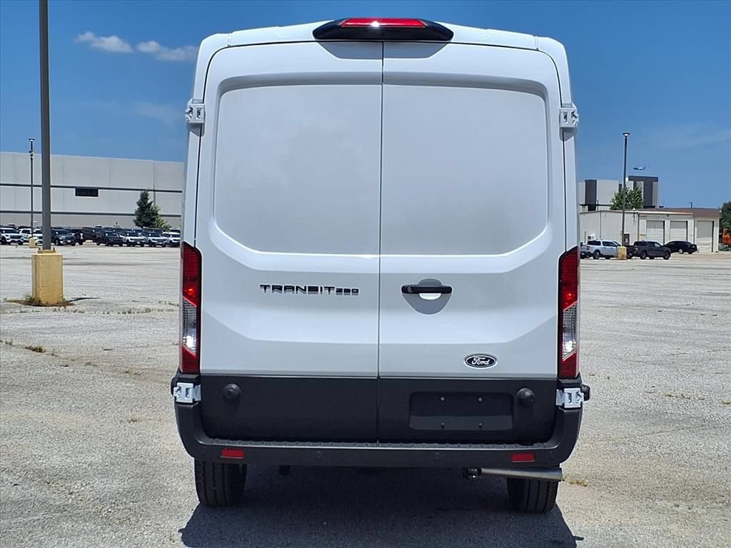 New 2026 Ford Transit 250 148 Medium Roof w/ Load Area Protection Package RWD image 5