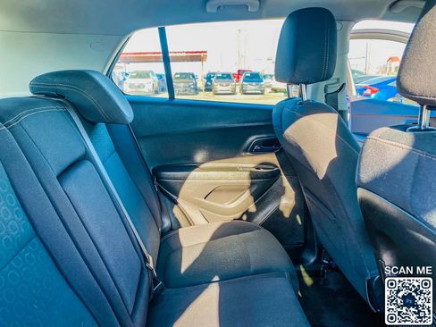 Used 2020 Chevrolet Trax LS image 25