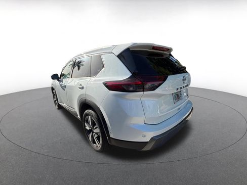 Used 2026 Nissan Rogue SL FWD image 5