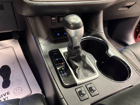 Used 2018 Toyota Highlander XLE FWD image 26