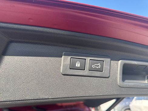 Used 2022 Subaru Forester Touring image 21