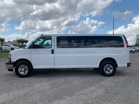 Used 2019 Chevrolet Express 3500 LT w/ LT Preferred Equipment Group RWD image 5