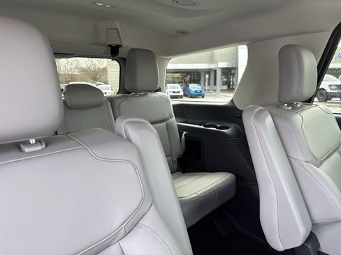 New 2026 Ford Expedition Active image 22