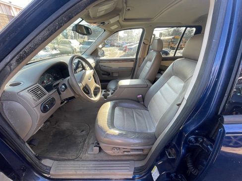 Used 2004 Ford Explorer Eddie Bauer image 10