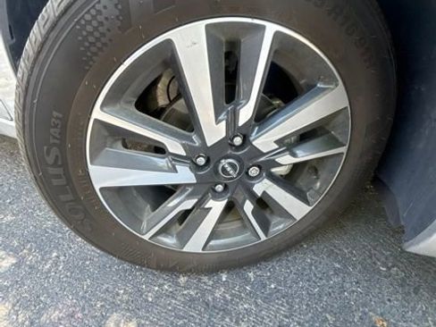 Certified 2025 Nissan Versa SV w/ Trunk Package FWD image 5