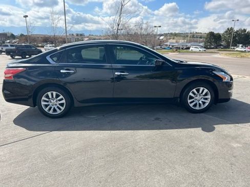 Used 2013 Nissan Altima 2.5 S FWD image 9