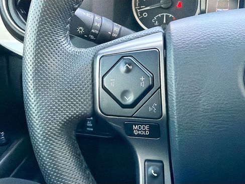 Used 2022 Toyota Tacoma Limited AWD/4WD image 38
