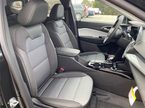 New 2026 Chevrolet Trax LT w/ Driver Confidence Package image 22