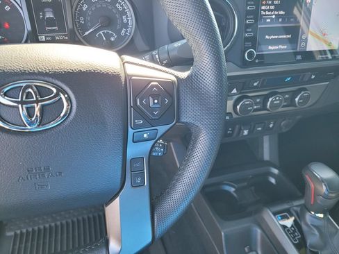 Used 2022 Toyota Tacoma TRD Off-Road w/ TRD Premium Off Road Package AWD/4WD image 23